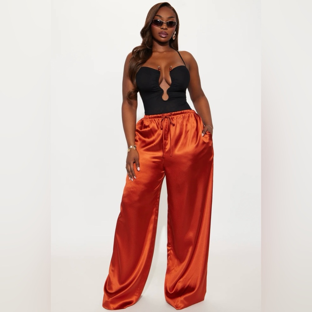 ✨Fashion Nova Satin Pants✨